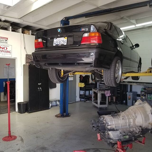 E36 M3 5 speed Manual Transmission Swap on the way....personal side project, so taking my time. Will post more pics as I make progress. Have any special requests for your BMW? Let me know, I gotcha! (714) 714 - 5531
.
.
.
.
#BMW #bimmer #BMPS #bmwgra