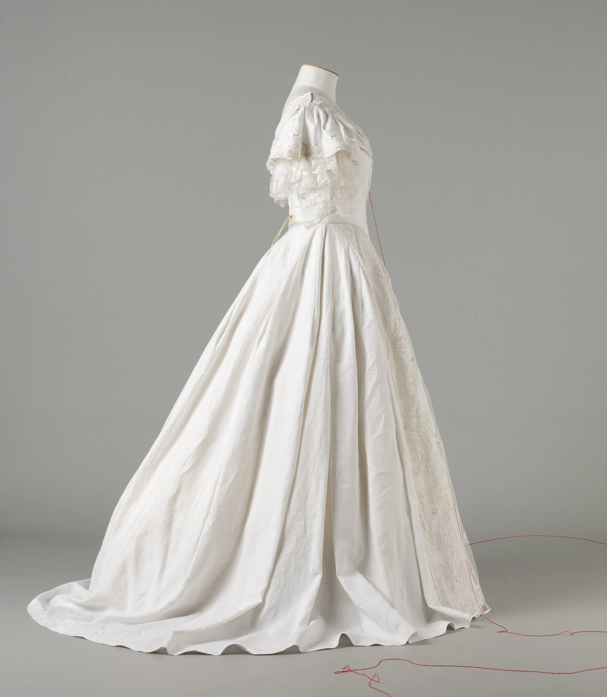 Jo Torr White Dresses-screen-2.jpg