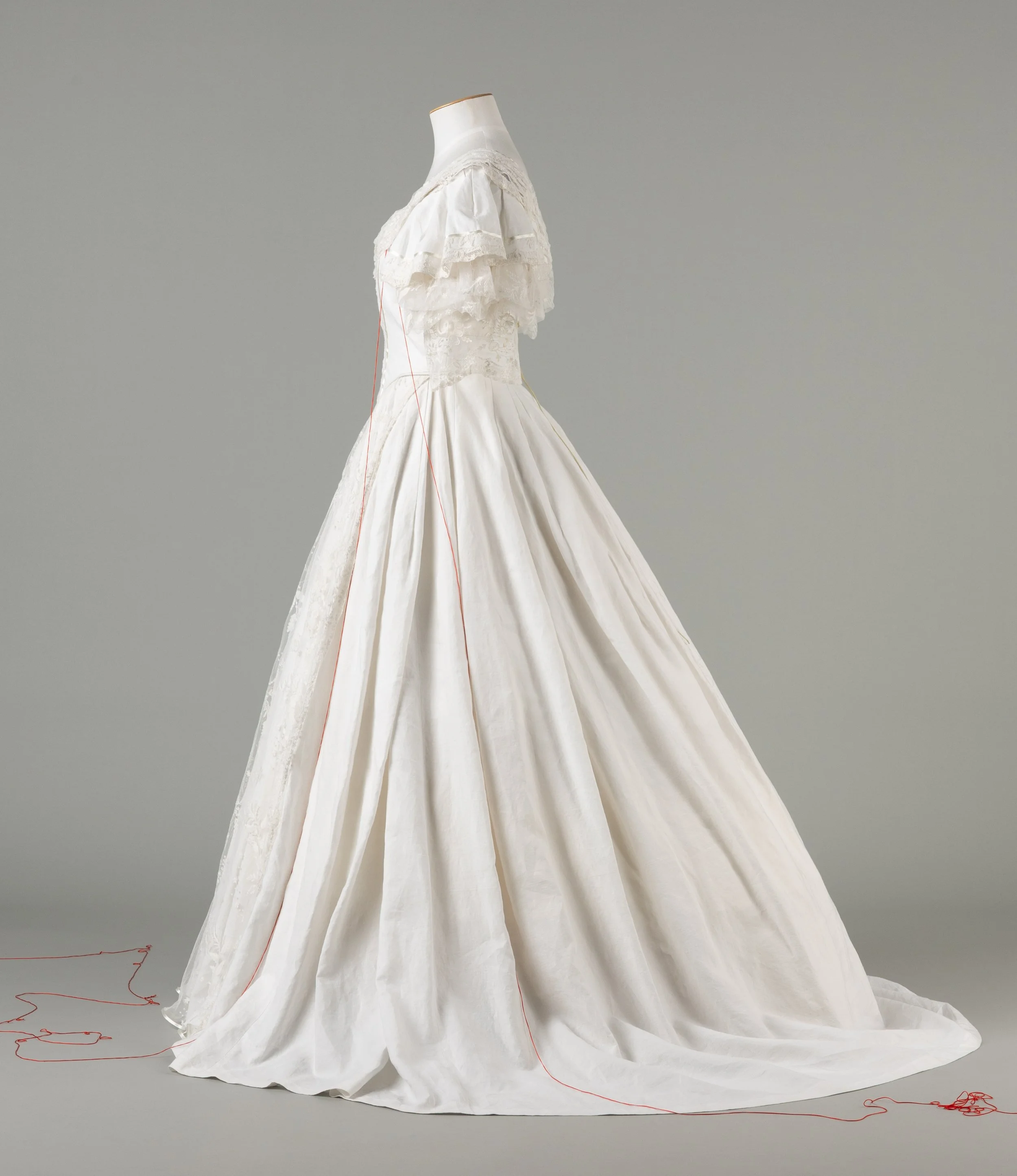 Jo Torr White Dresses-screen-4.jpg