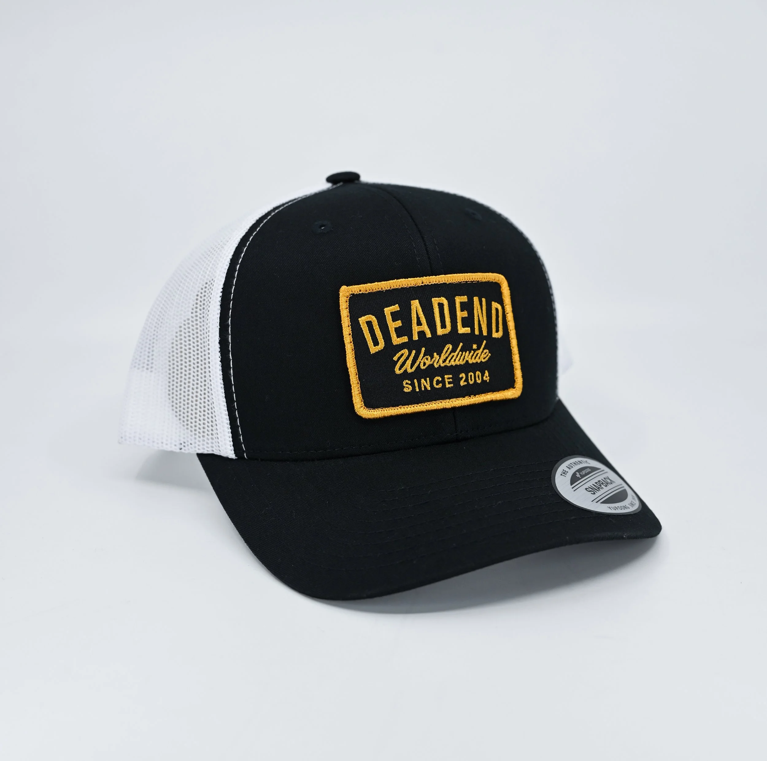 Curved Bill Black/White Mesh -Gold Patch