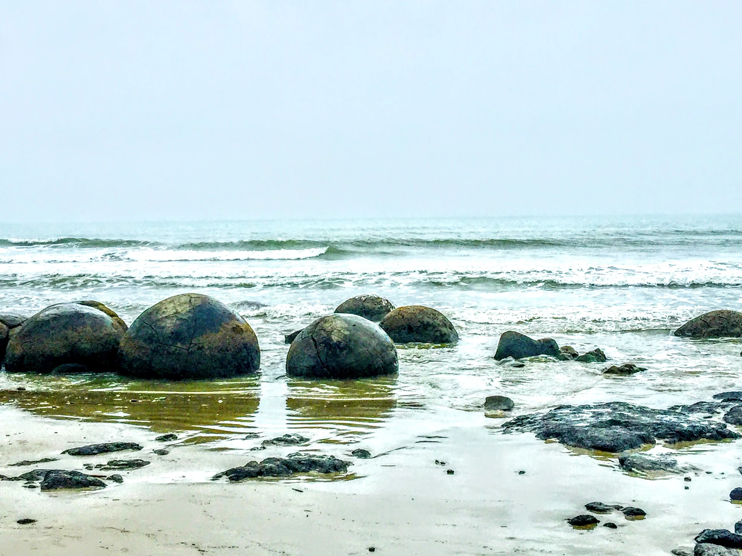 Moeraki boulders, New Zealand 