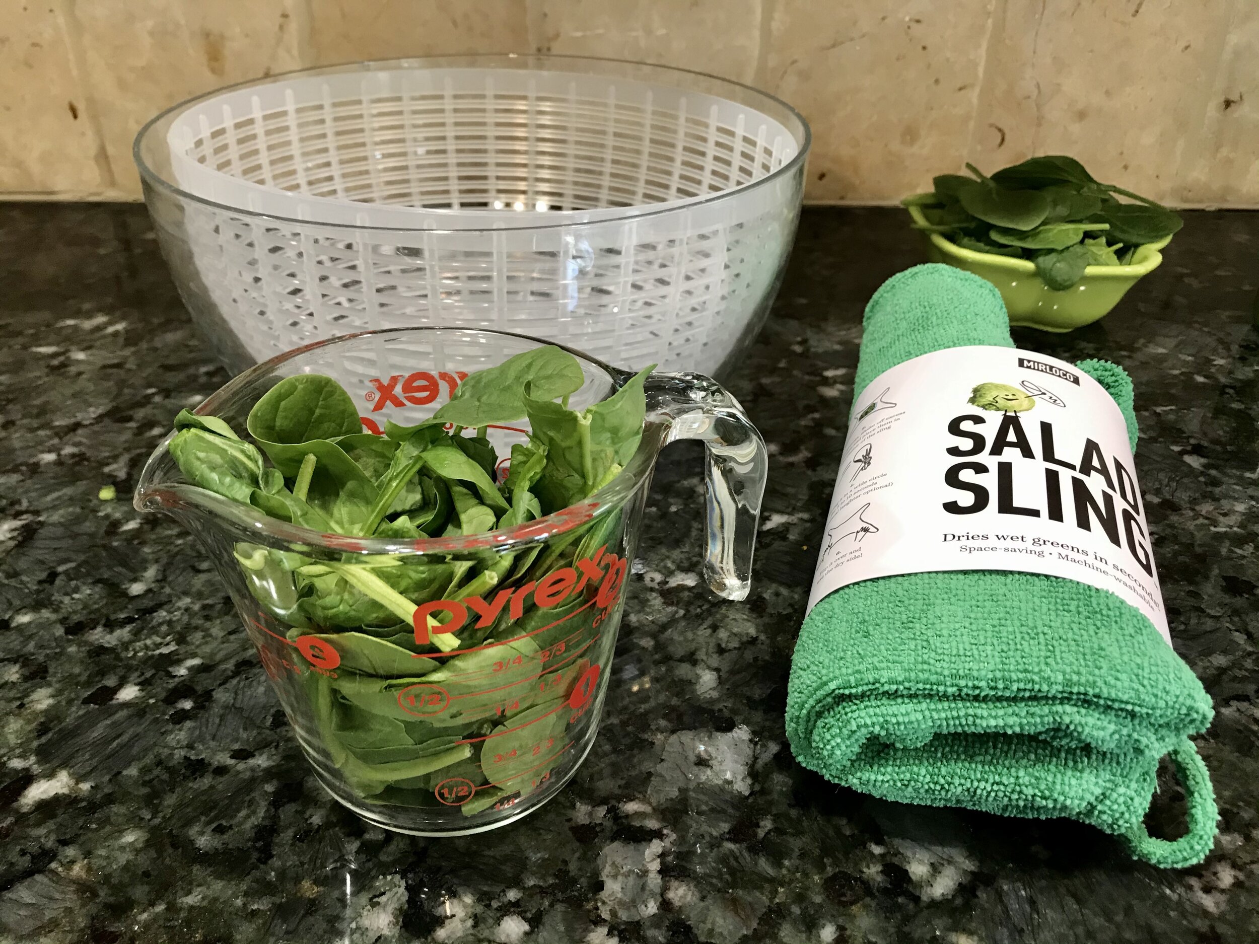 Salad Sling by Mirloco, Lettuce Dryer Towel with Waterproof Liner, Dry  Greens in Seconds, Great Alternative to Salad Spinner