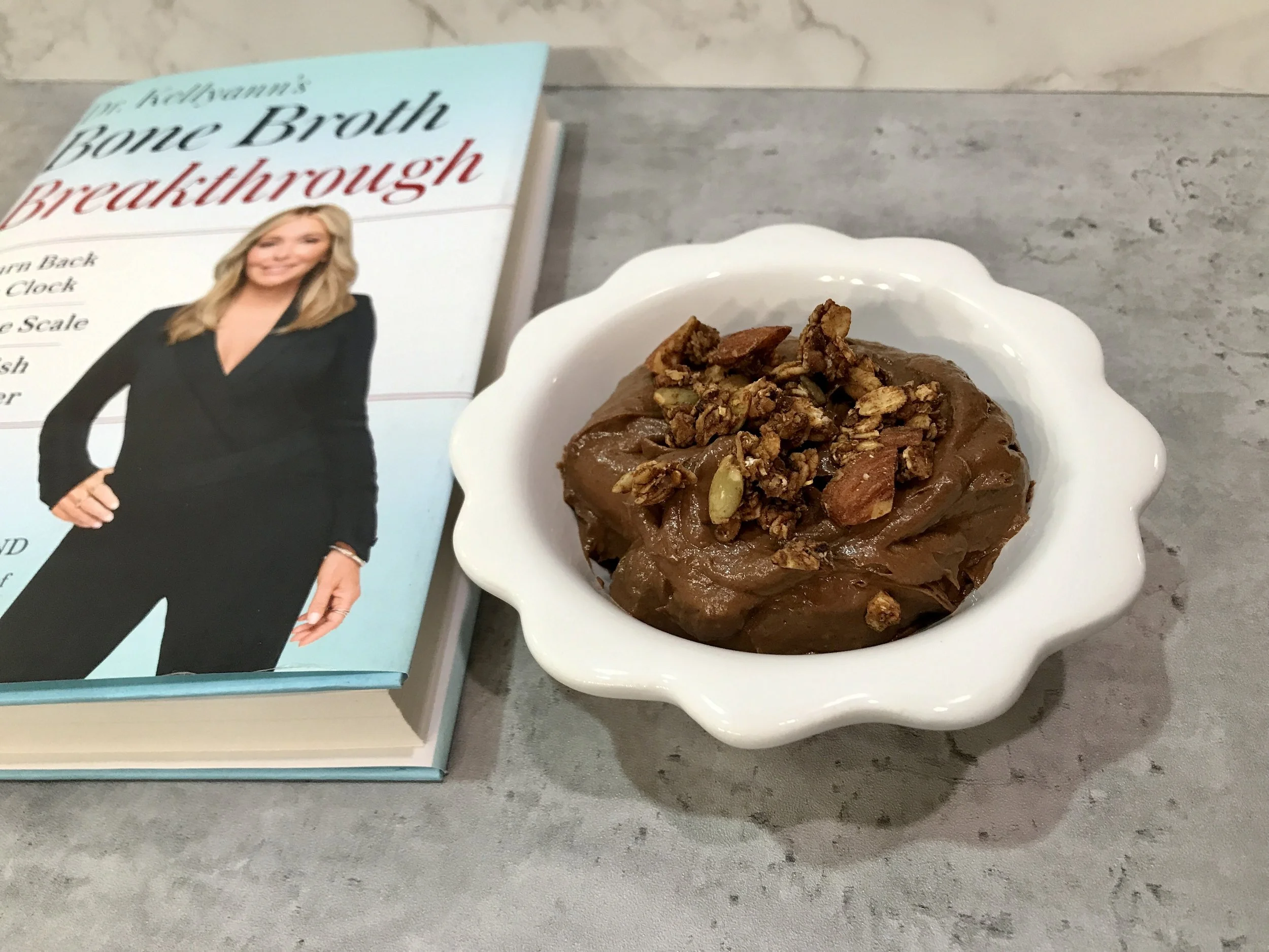 Dr. Kellyann's Bone Broth Breakthrough Book Review — The Keto Minimalist