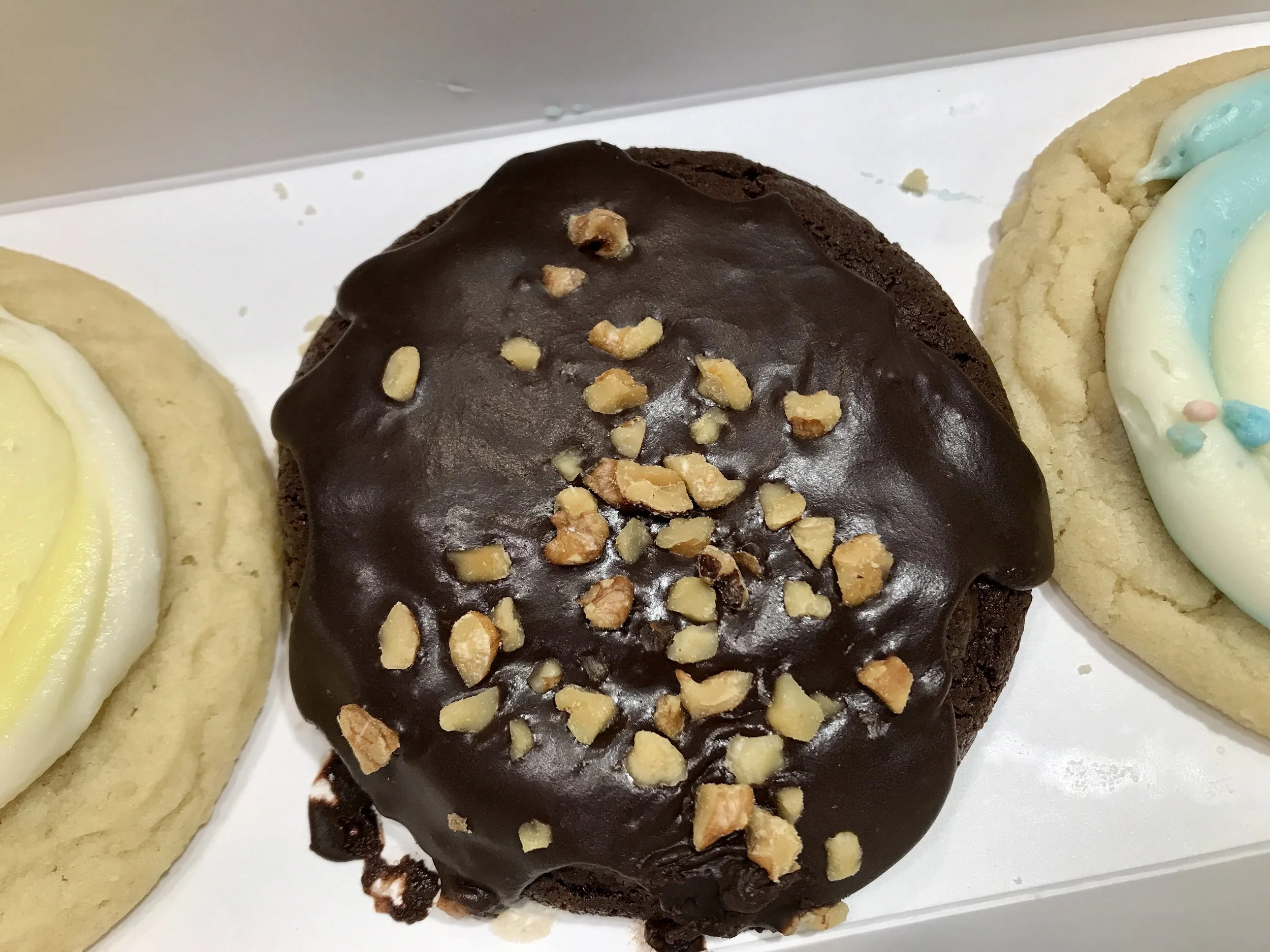 How to Eat Crumbl Cookies on a Keto Diet Carbs, Calories, and