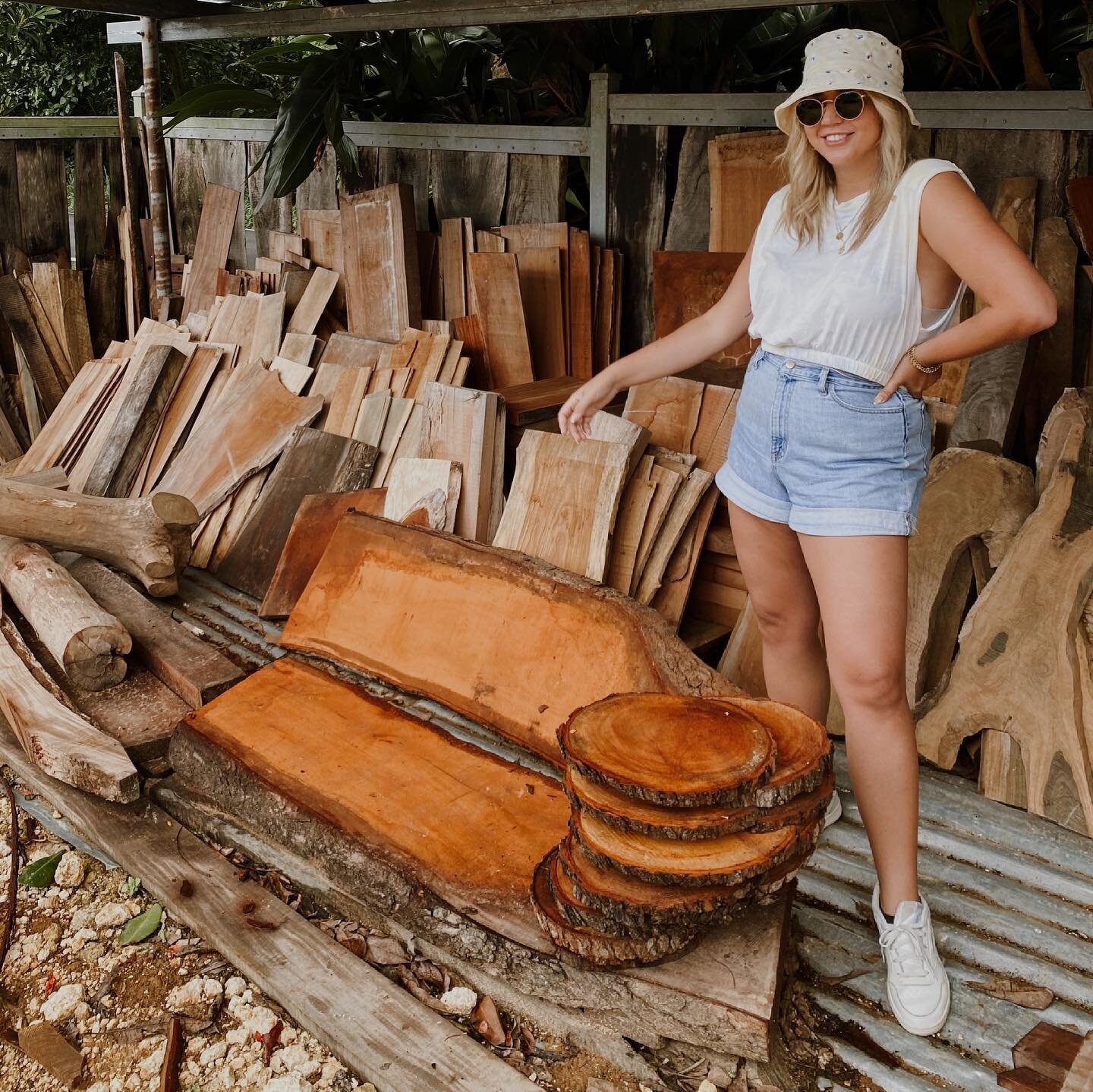 Wood shop life 🪵 
Spending the day at @arteguatu ranch to hand pick the wood pieces of a custom furniture piece. 

#bymaripadilla #woodshop #wooddesign #woodporn