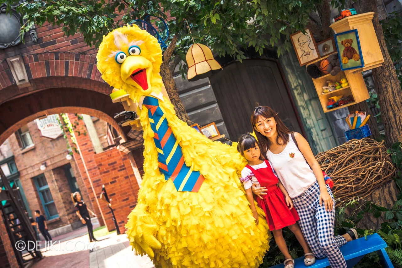 Universal-Studios-Singapore-Sesame-Street-50-Years-and-Counting-Celebration-big-bird-nest-photo-op.jpeg