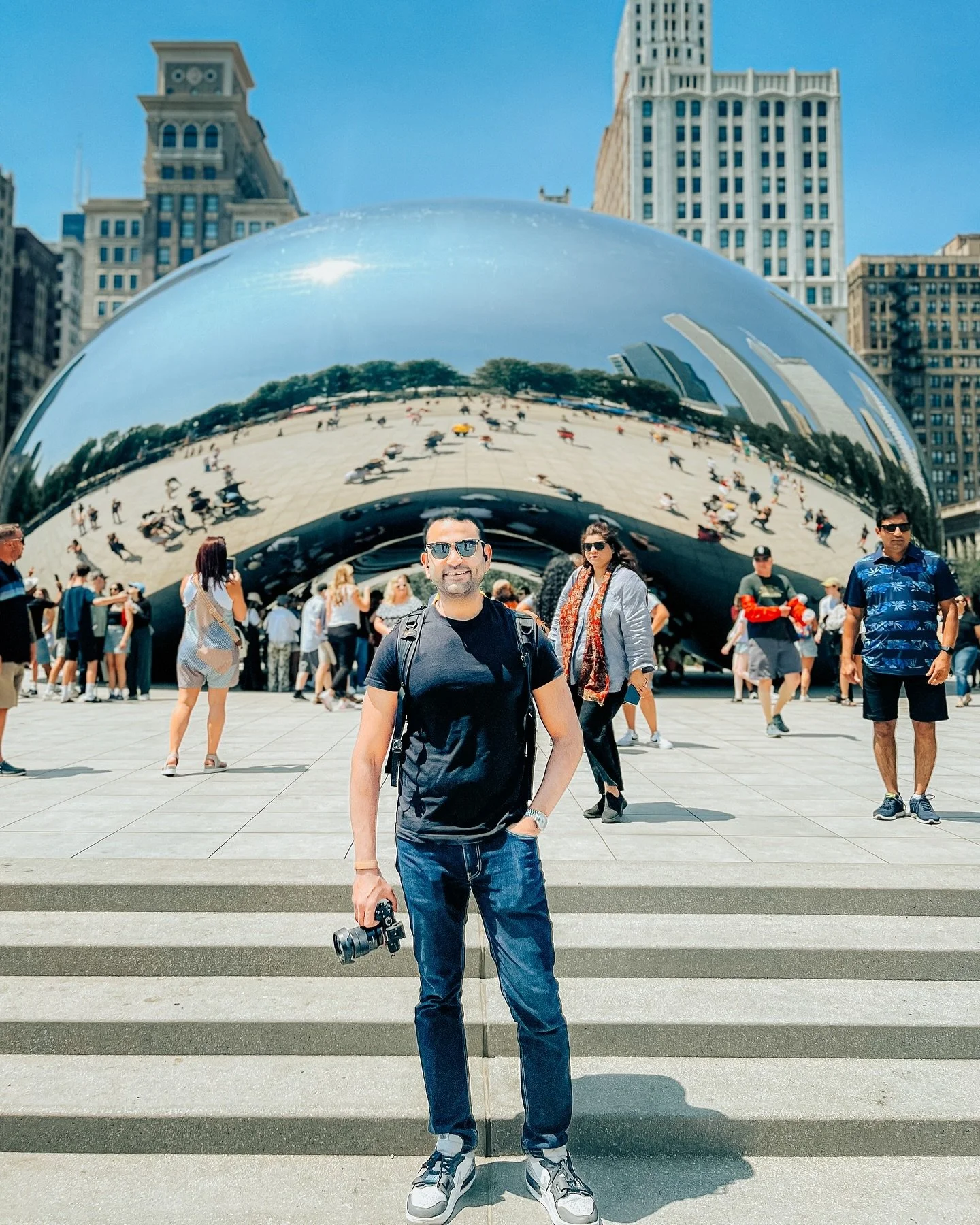 Chicago Pt:4 - Mandatory tourist photo at The Bean! Capturing reflections, city vibes. Can&rsquo;t visit Chicago without this classic shot!
.
.
.
.
.
#archidetails #buildinglovers #architectureandpeople #traveltheword #travellust #urbanscape #sydneyc