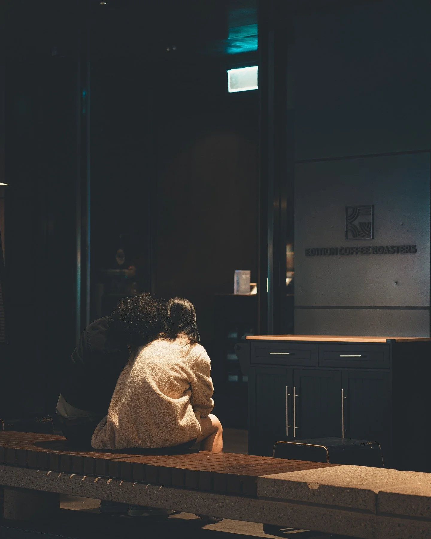 Faceless Sydney Pt:4 &ndash; The Finale: Some moments don&rsquo;t need faces to feel real. A gentle lean, a shoulder touch, two people holding each other in a city that keeps moving. No words, no audience&mdash;just presence.

This wasn&rsquo;t stage