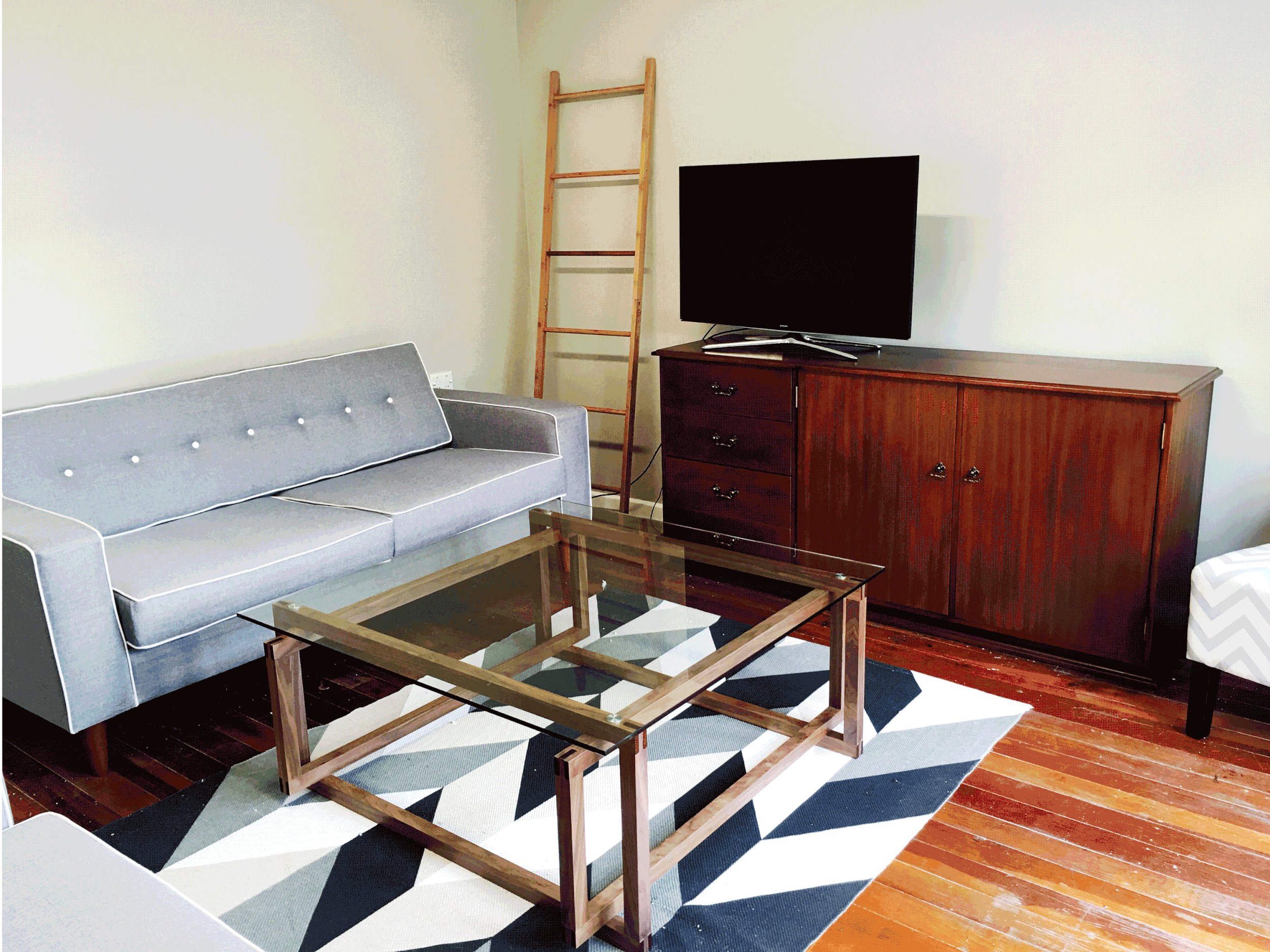 lounge2.gif