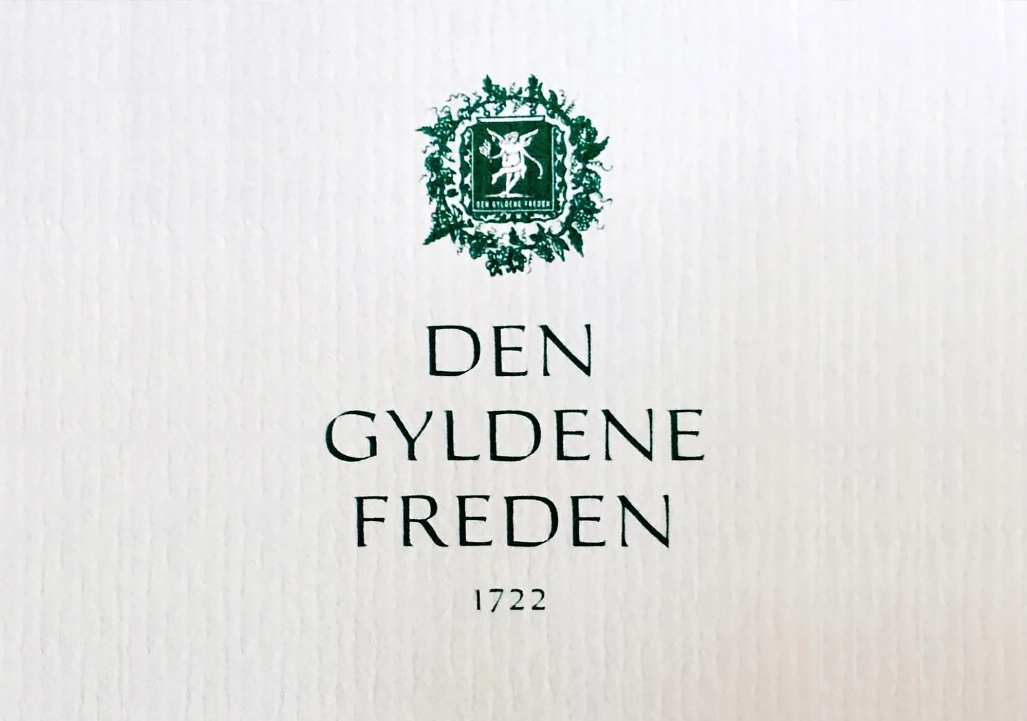 1722 öppnade Den gyldene freden sina portar på Österlånggatan i Stockholm.