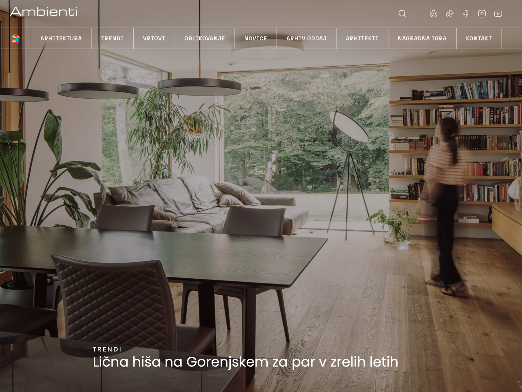 Novogradnja na Gorenjskem. Hiša za par v zrelih letih, brez ene same stopnice. Interior design Yuka studio.