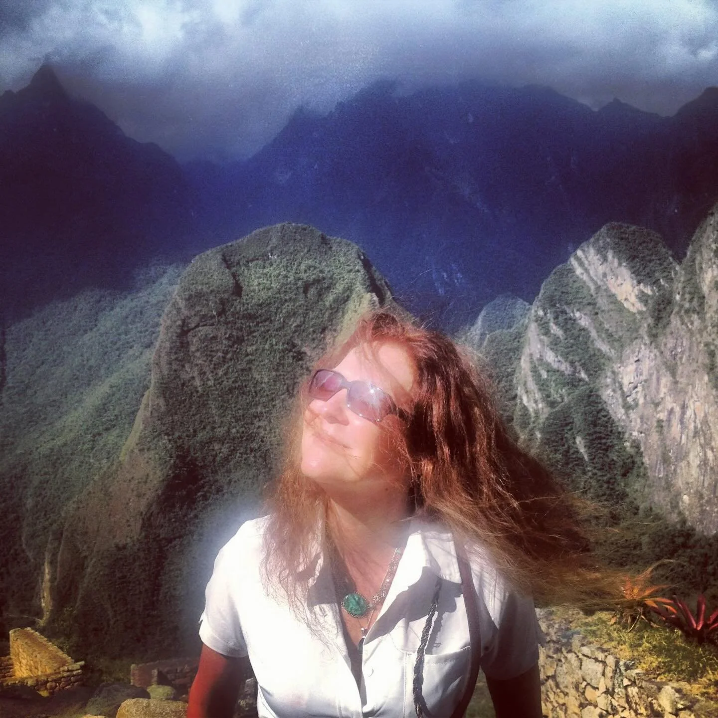 Happy Birthday to our beautiful Michele! I know I speak for many when I say thank you for all the wisdom you have shared, the kindness you radiate and your incredible courage and dedication to helping others on their path. With lots of love xxxx