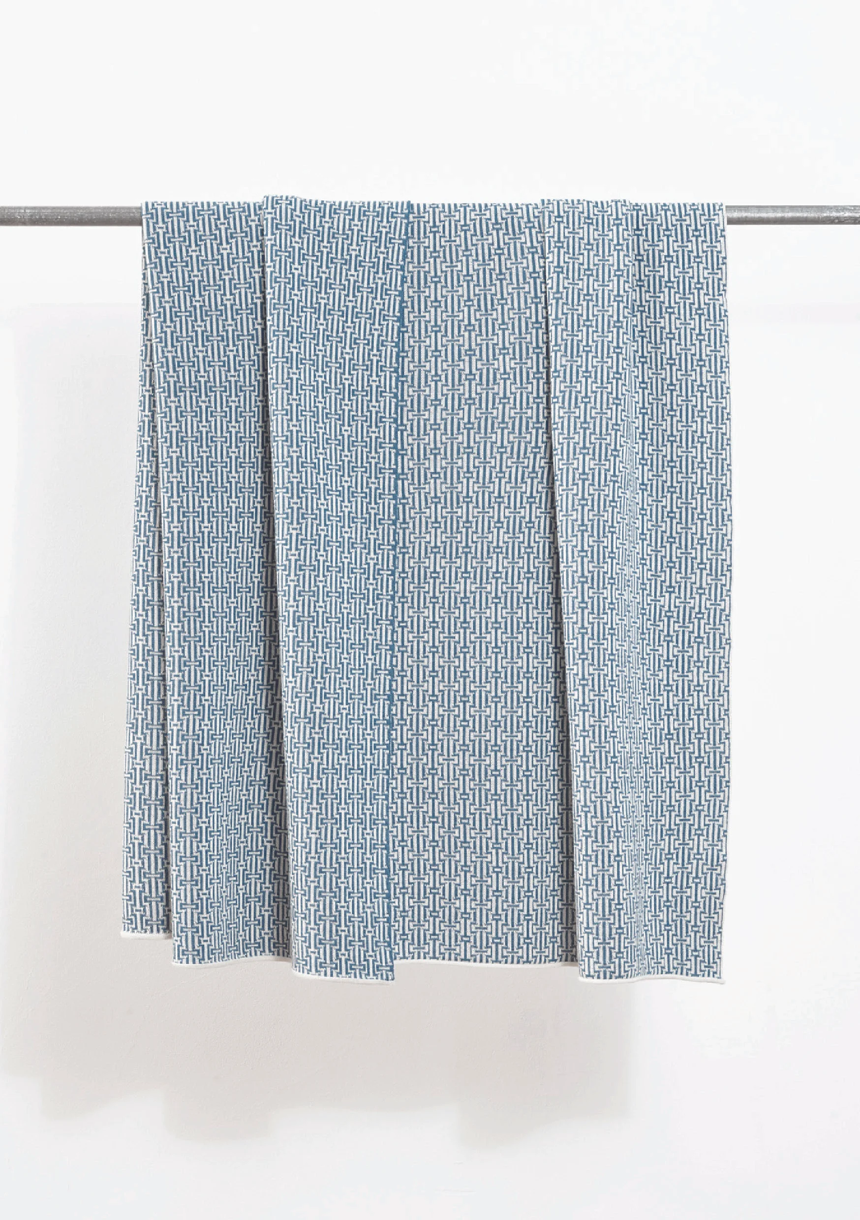 rudolf_throw_hermesvilla_indigo_mark_glassner.jpg