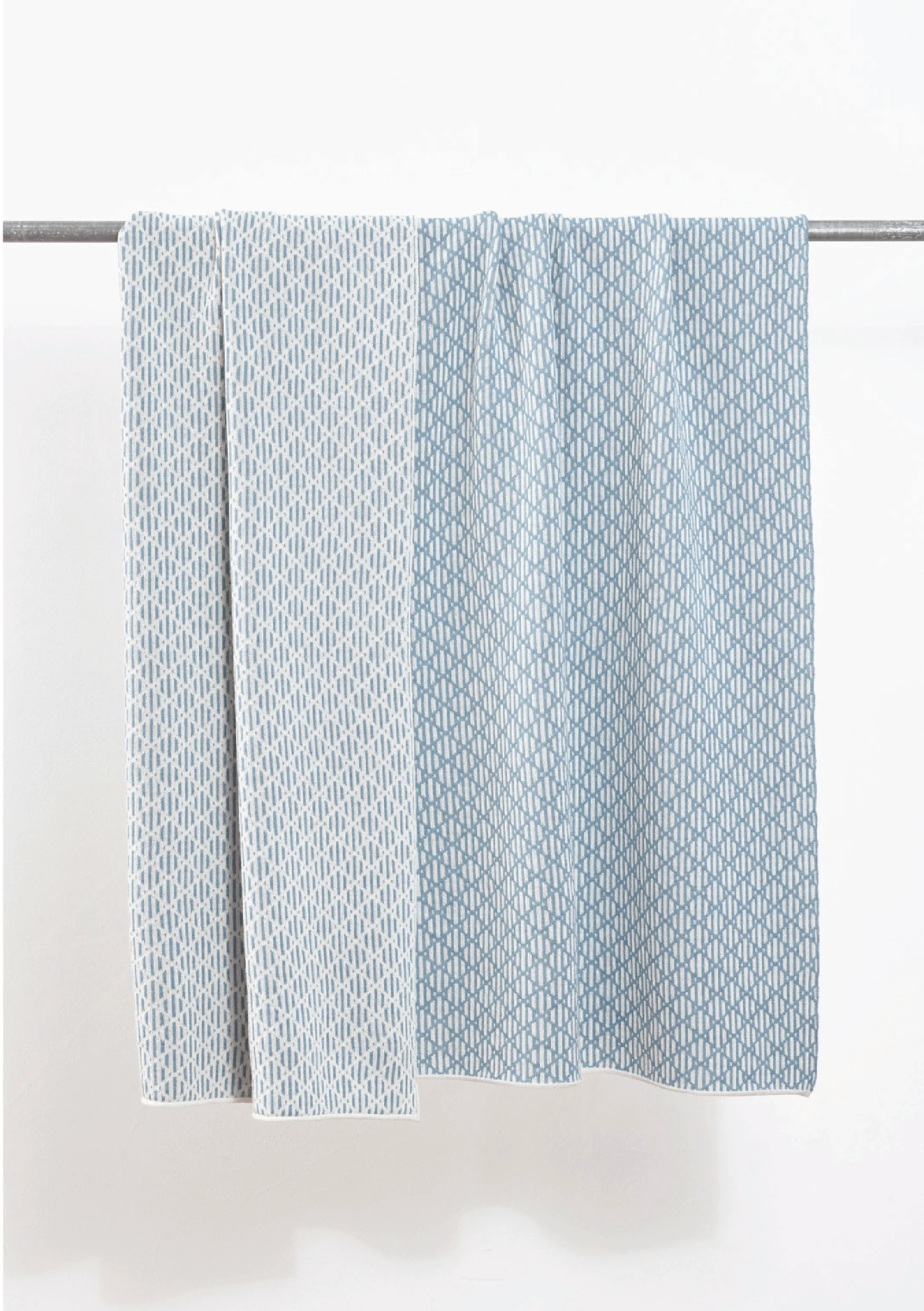 rudolf_throw_laxenburg_lightindigo_mark_glassner.jpg