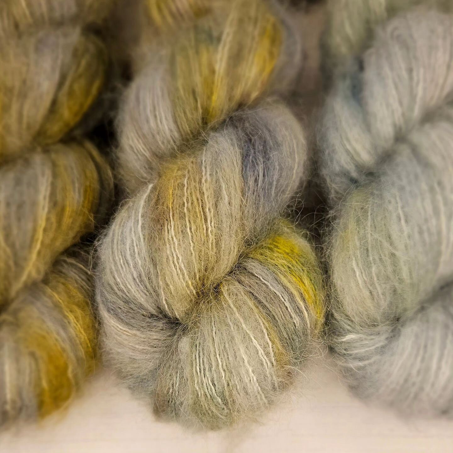 Fluff alert...

..I am also trying to get ready for @woollygoodedinburgh as a vendor...twisting lots of yarn today 😊. 

I am very pleased with this new base &quot;Iona&quot;: Suri alpaca/silk...I have been experimenting with my favourite colours - a