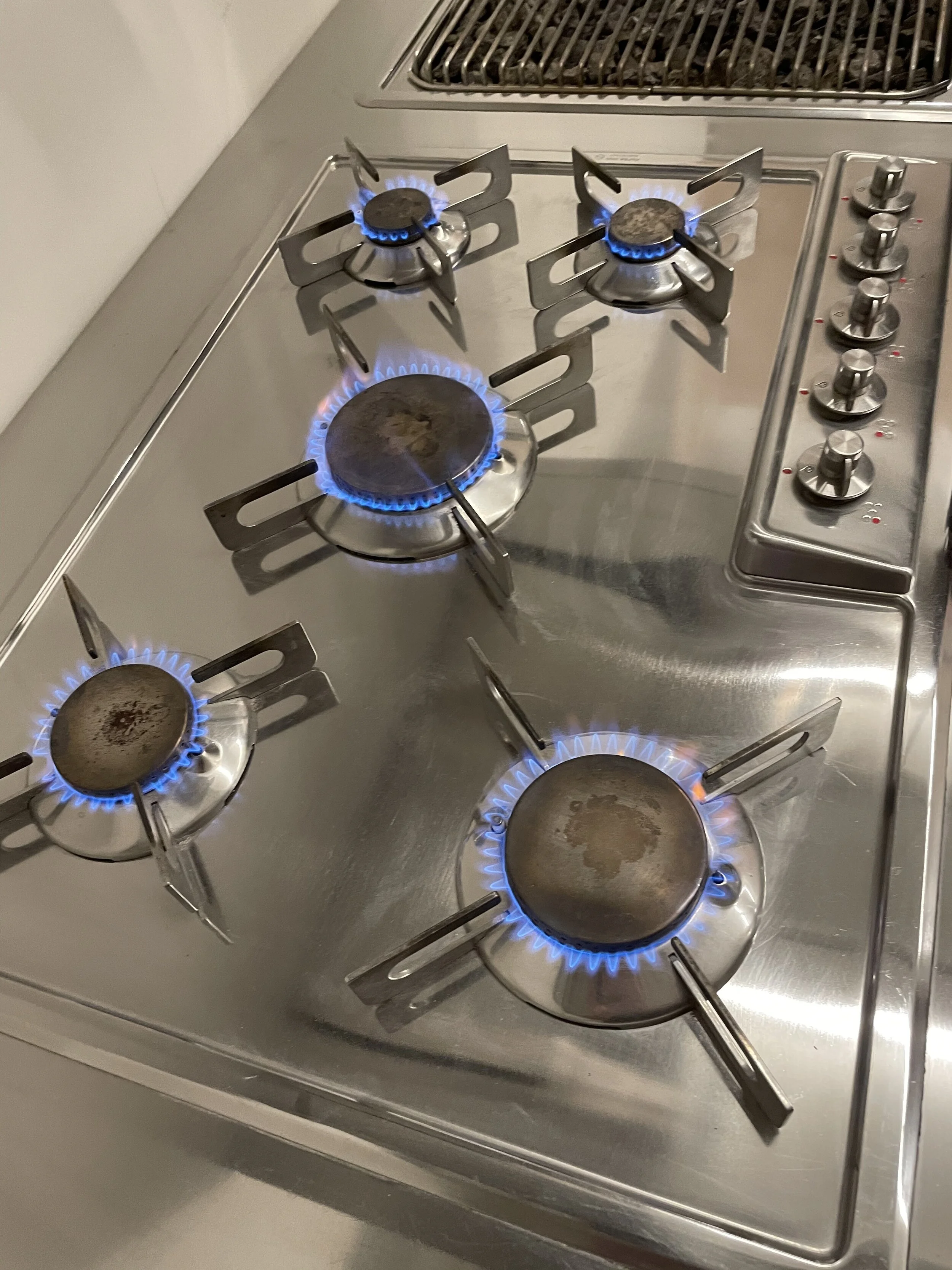 On the home run - Alpes Inox gas hob installed