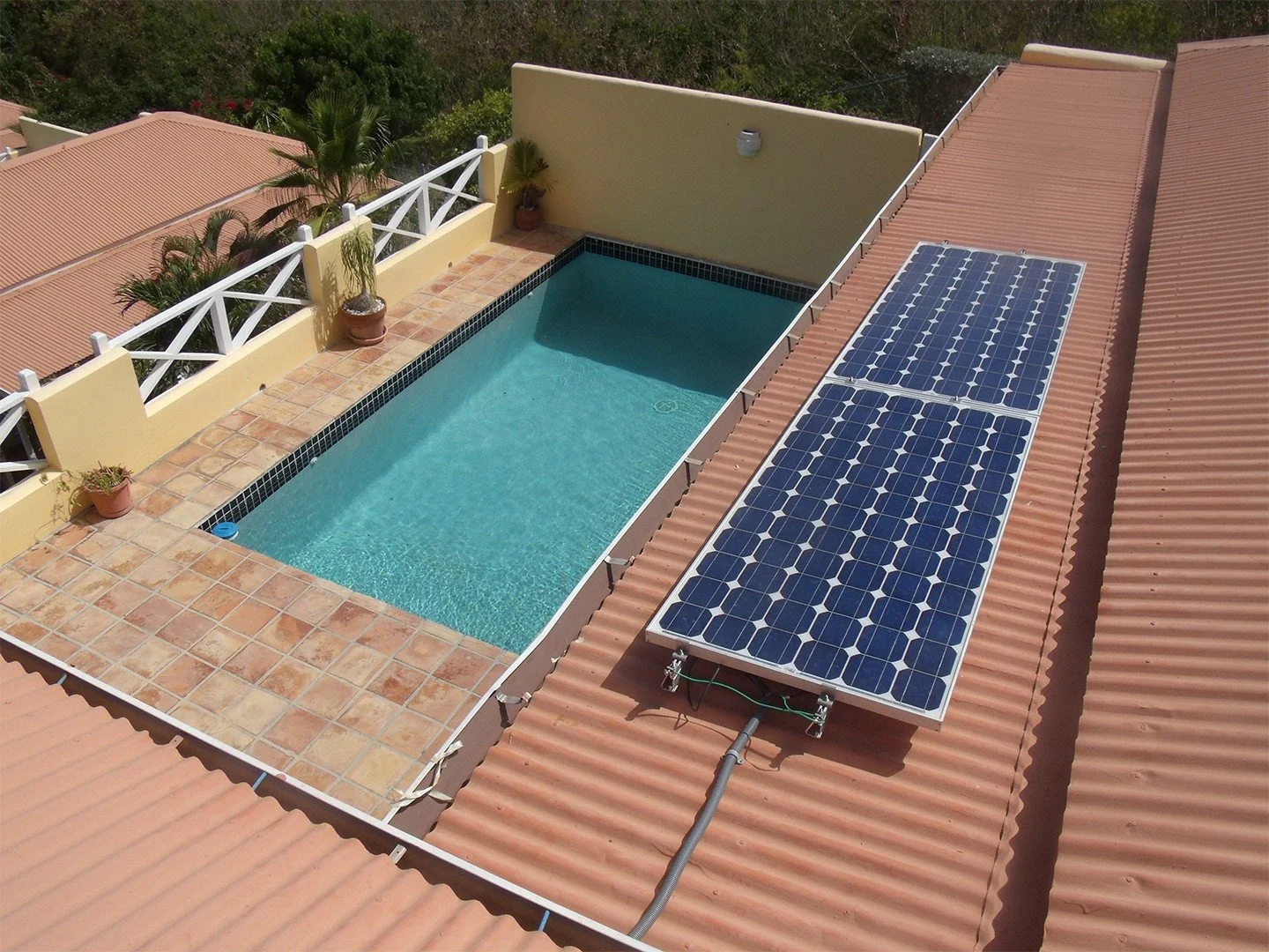 Pool Panel Installs Solar Pool Panel Connecting _ 3 Ways to Install Solar Panels to Heat a ...