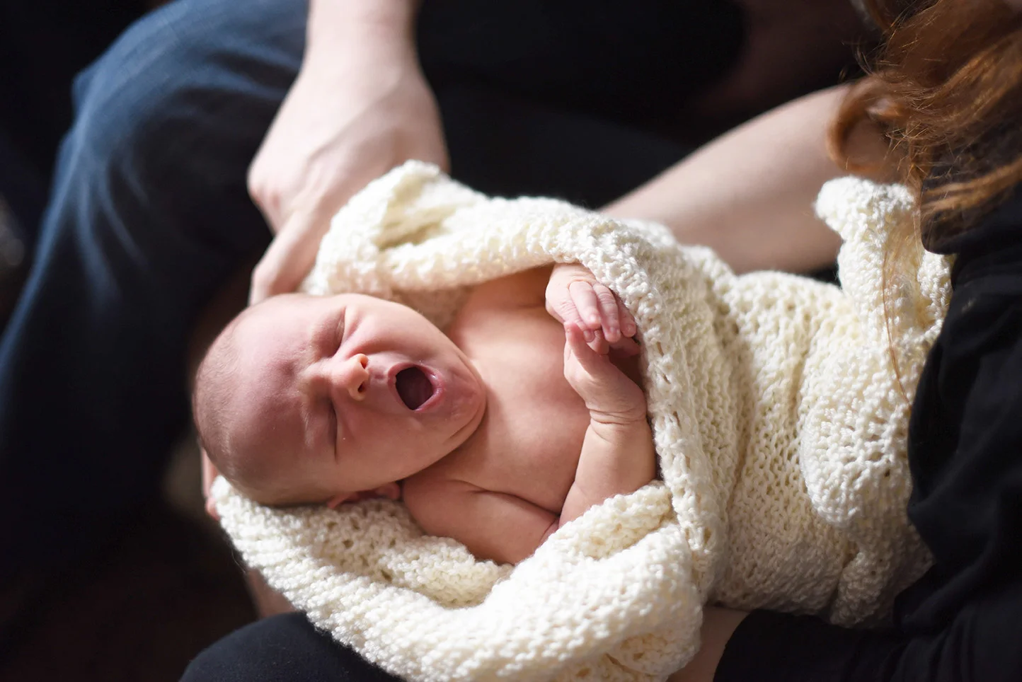 newborn photogaphy baby yawn