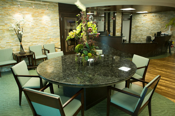 MKn Front Desk Area.jpg