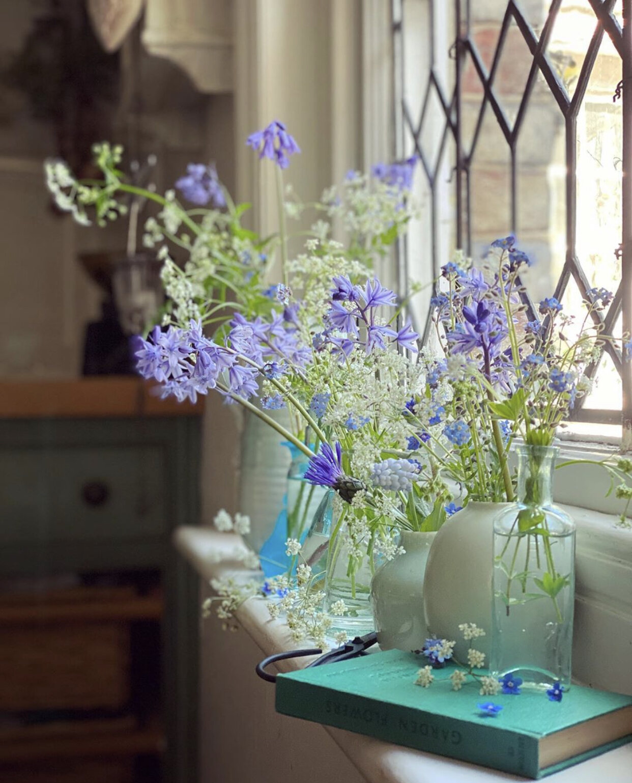 How to style garden blooms — Kt Robbins Ceramics