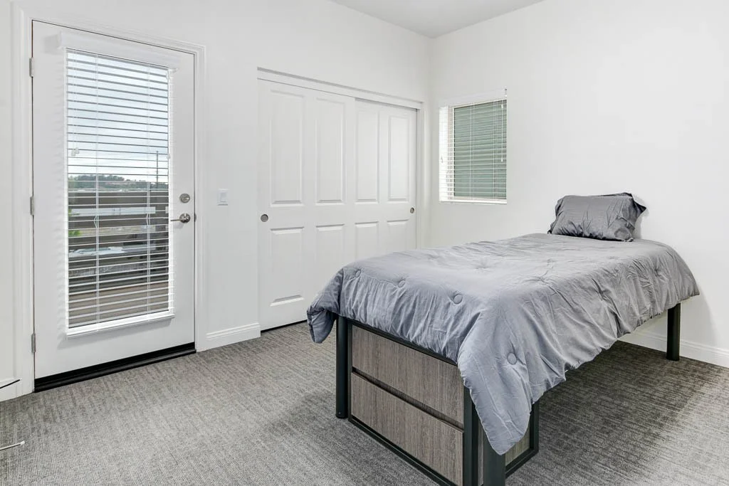 2363 1st St-MLS-014.jpg