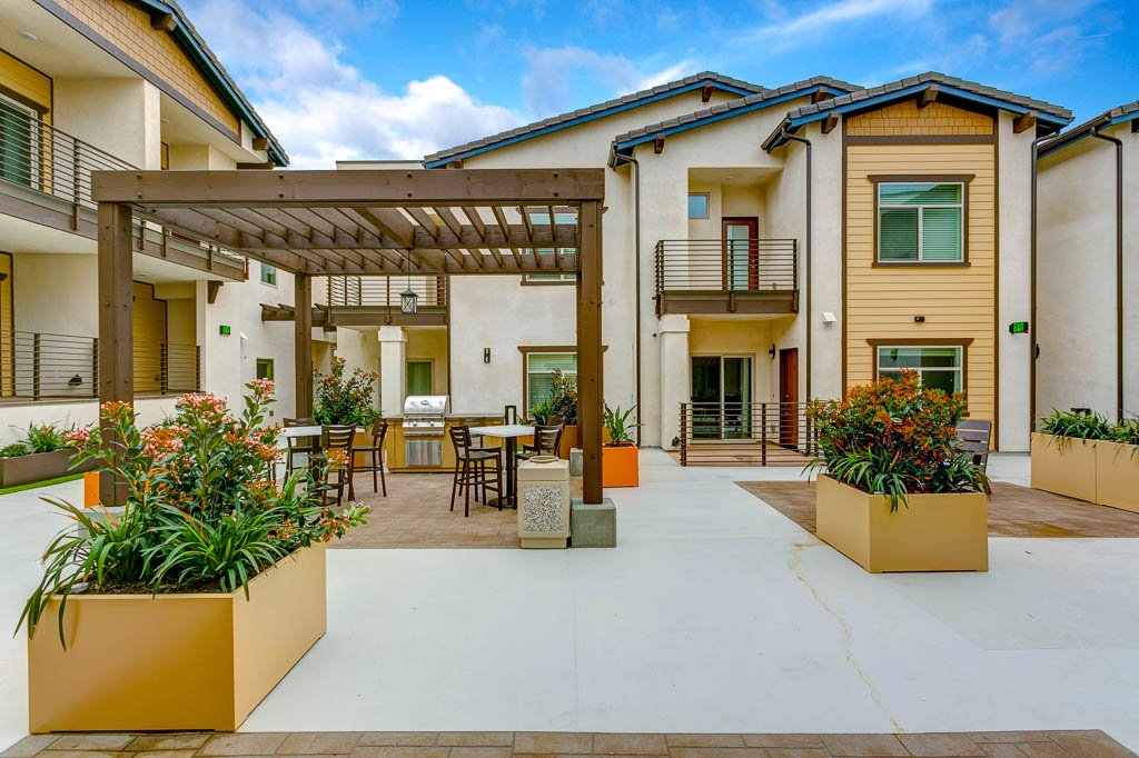 2363 1st St-MLS-025.jpg