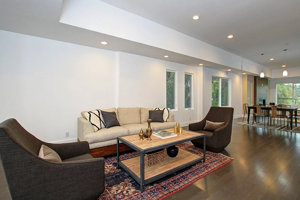 Bridgeport Dr 1637 004-sm.jpg