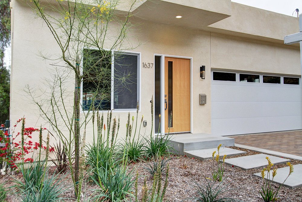 Bridgeport Dr 1637 003-sm.jpg