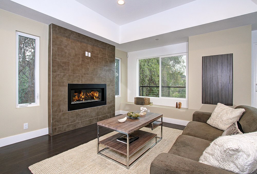 Bridgeport Dr 1637 008-Fire-sm.jpg