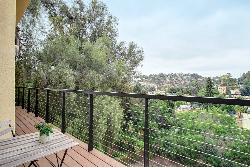 Bridgeport Dr 1637 014-sm.jpg