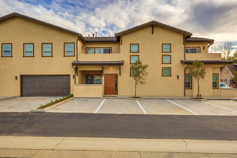 275 W Center St-004.jpg