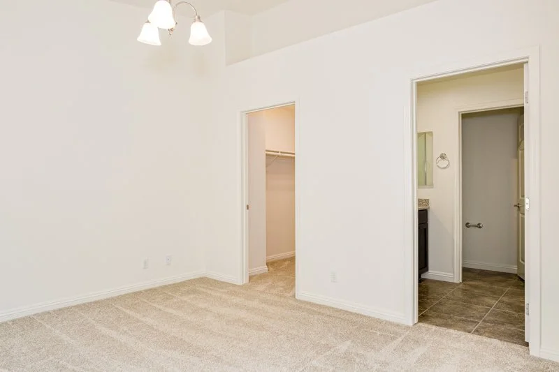 275 W Center St-015.jpg