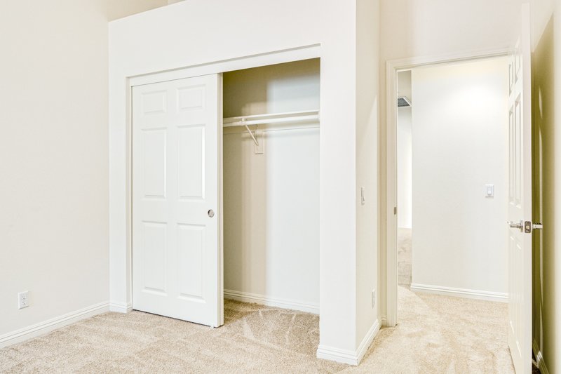 275 W Center St-019.jpg