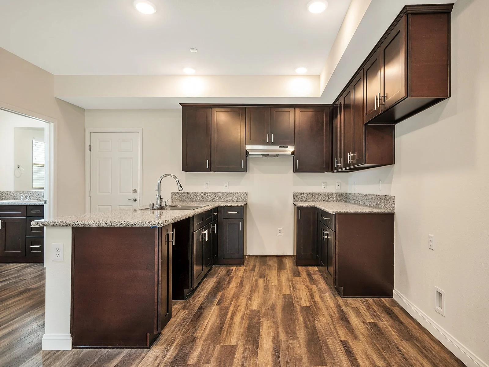 1169 W Grand Ave (12).jpg