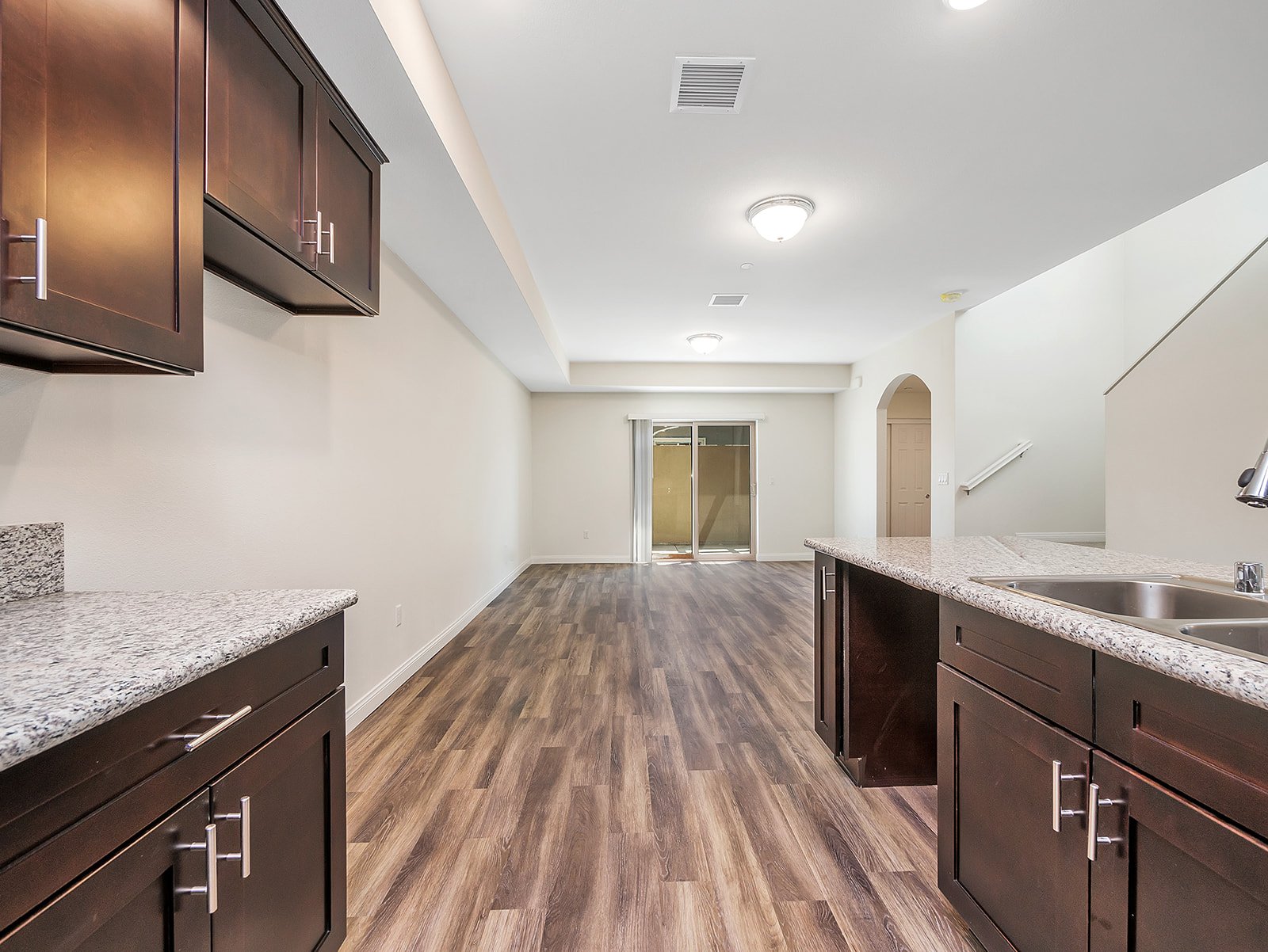 1169 W Grand Ave (14).jpg