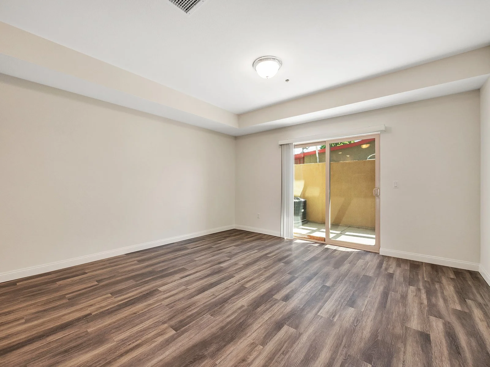 1169 W Grand Ave (15).jpg