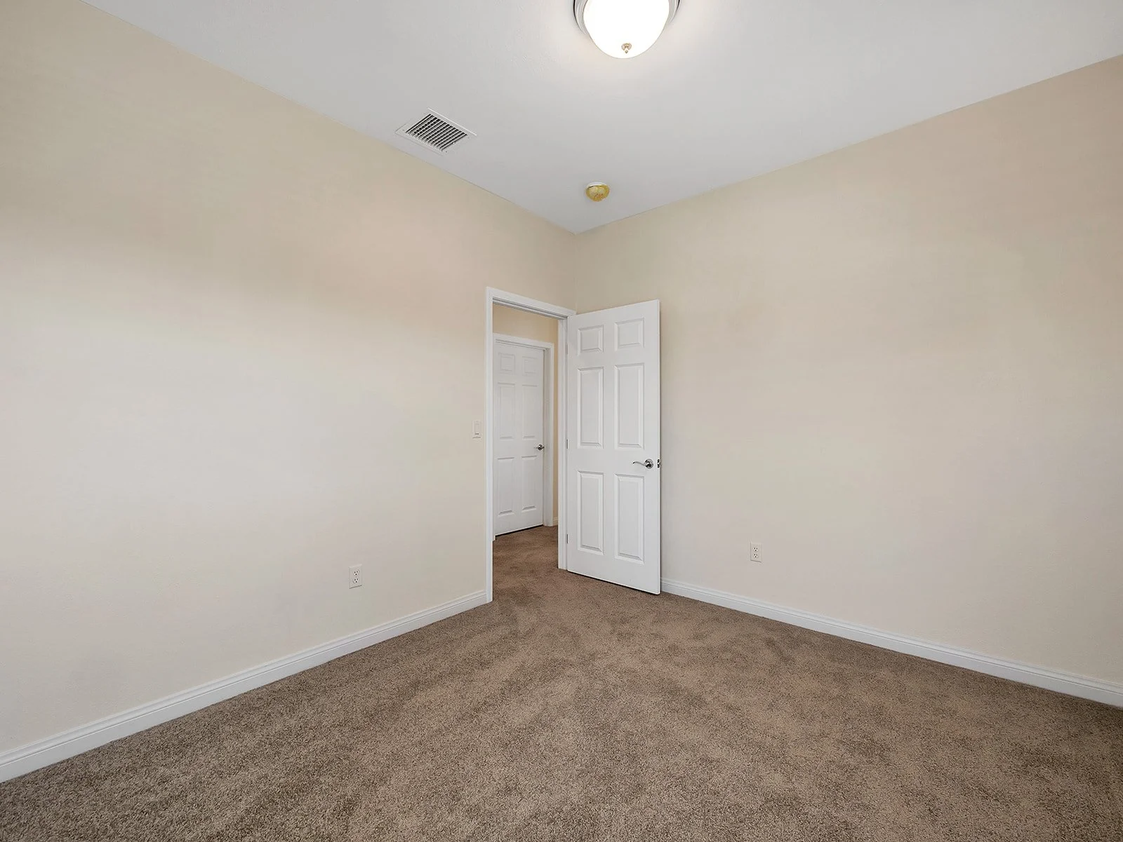 1169 W Grand Ave (30).jpg