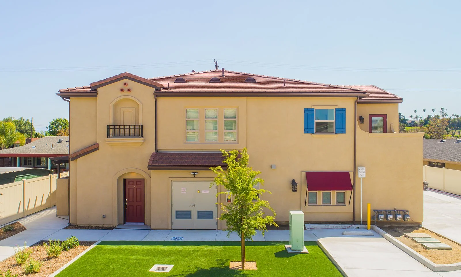 1169 W Grand Ave (38).jpg