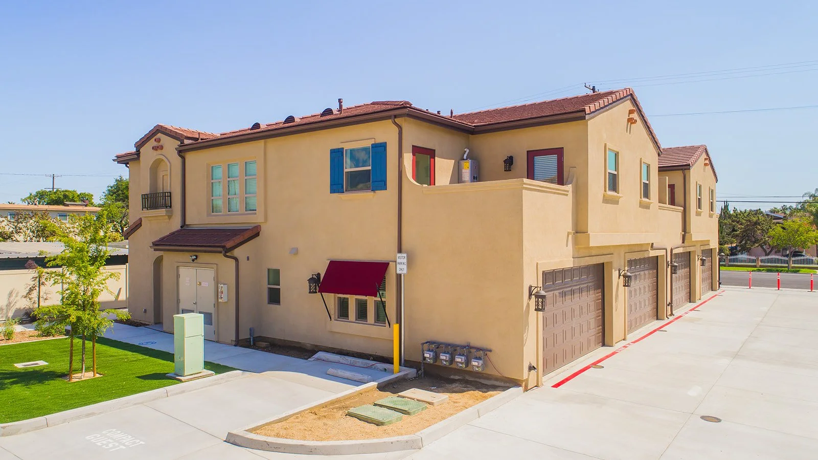 1169 W Grand Ave (39).jpg