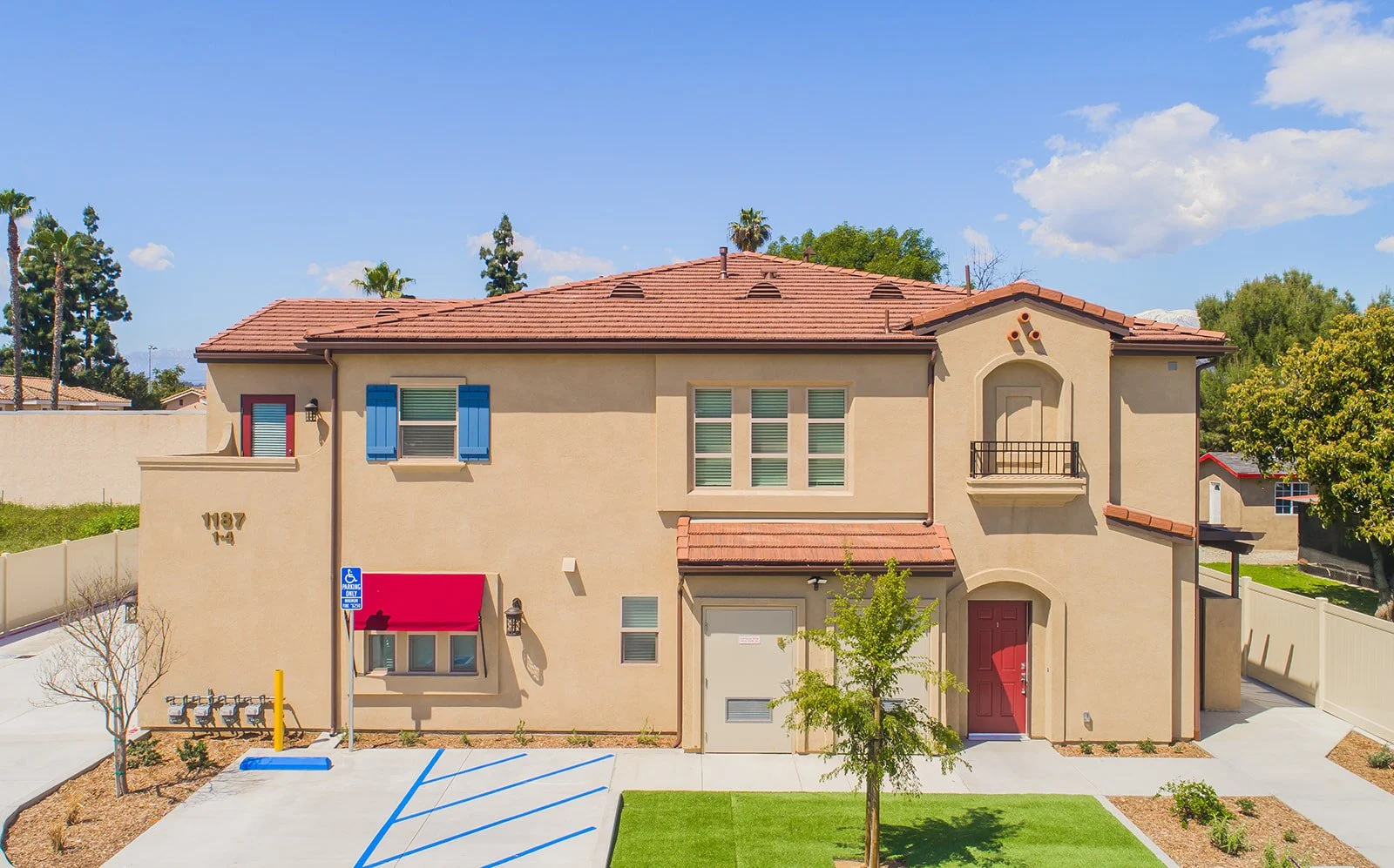 1169 W Grand Ave (41).jpg