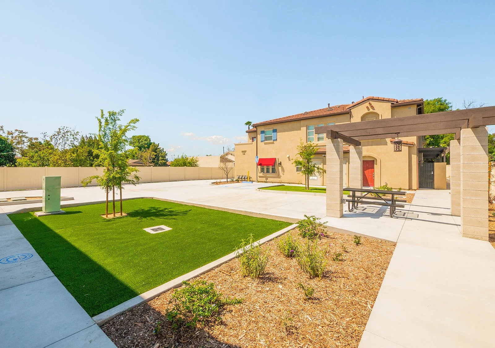 1169 W Grand Ave (45).jpg