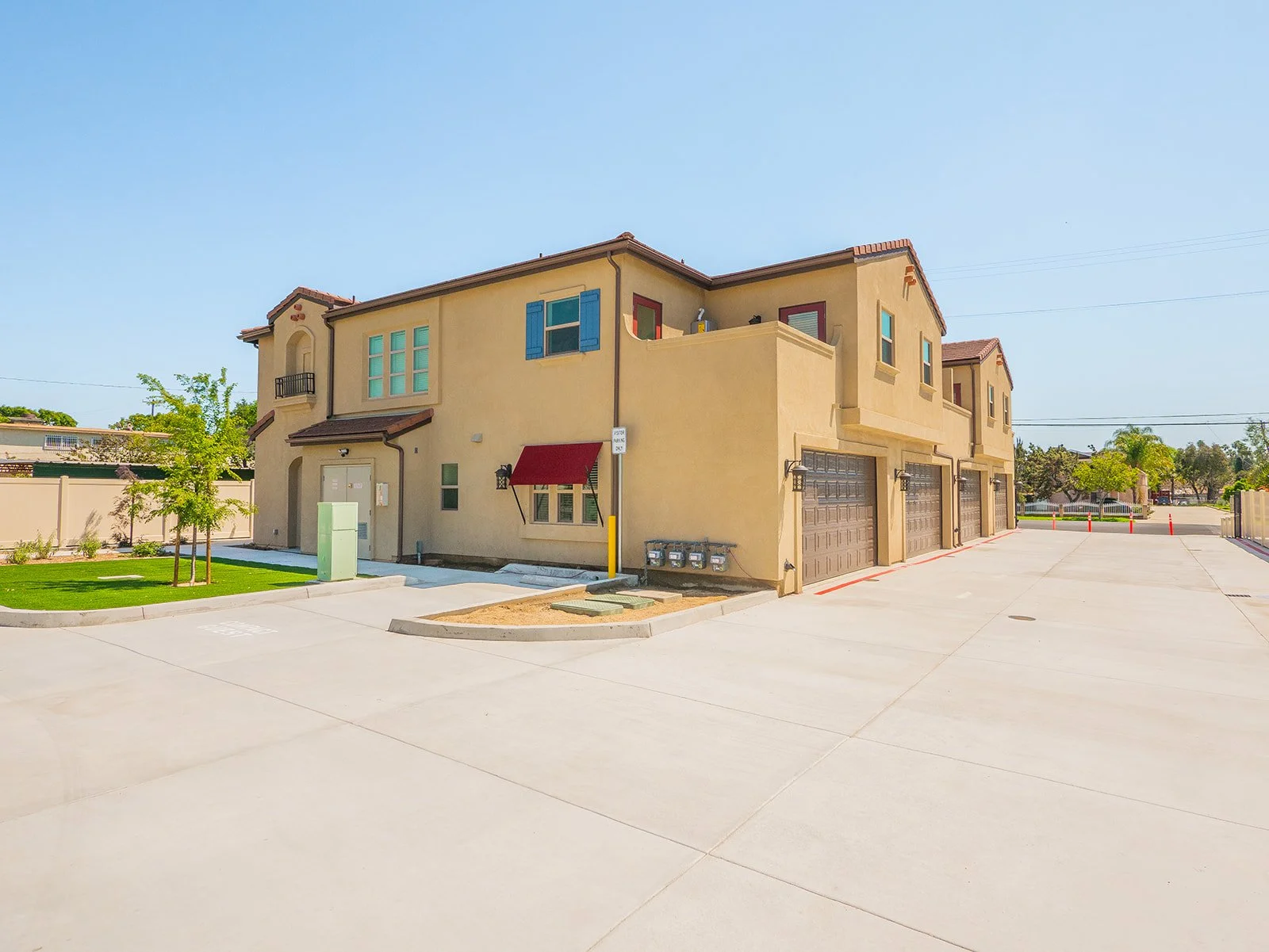 1169 W Grand Ave (50).jpg