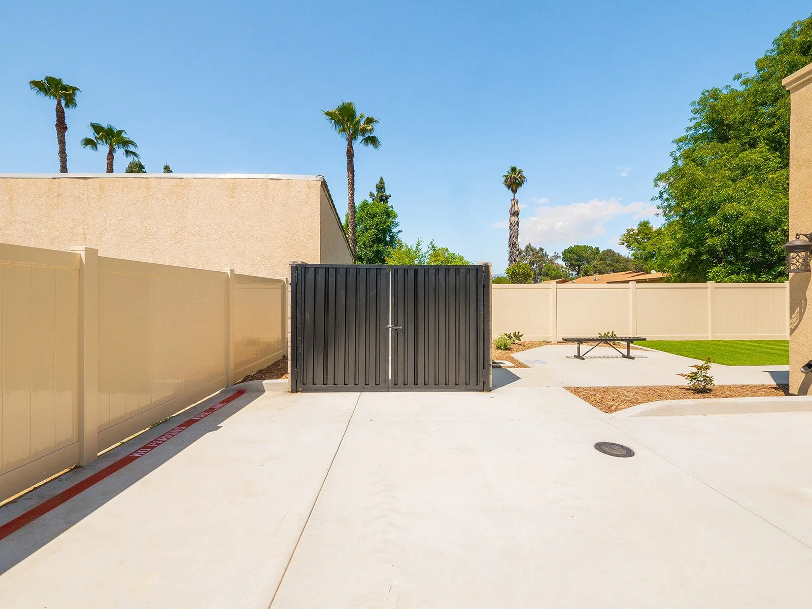 1169 W Grand Ave (53).jpg