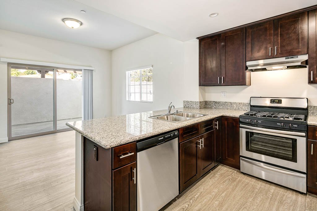 1452 S. White Ave-MLS-020.jpg