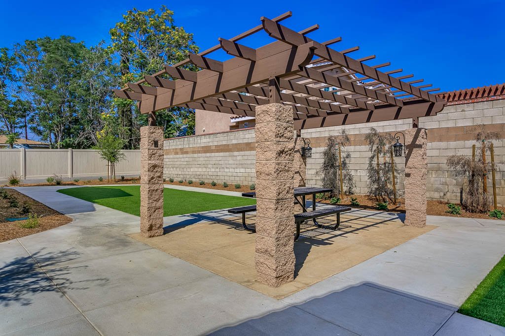 1452 S. White Ave-MLS-033.jpg