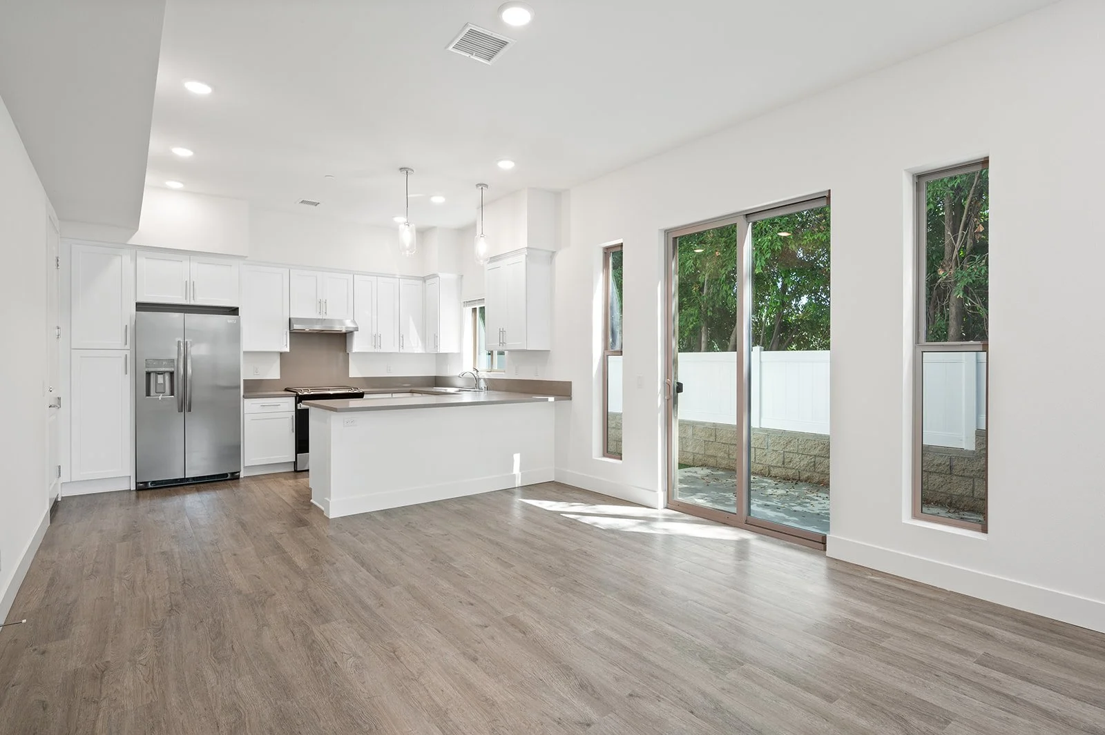 30 Suffolk Ave-9.jpg