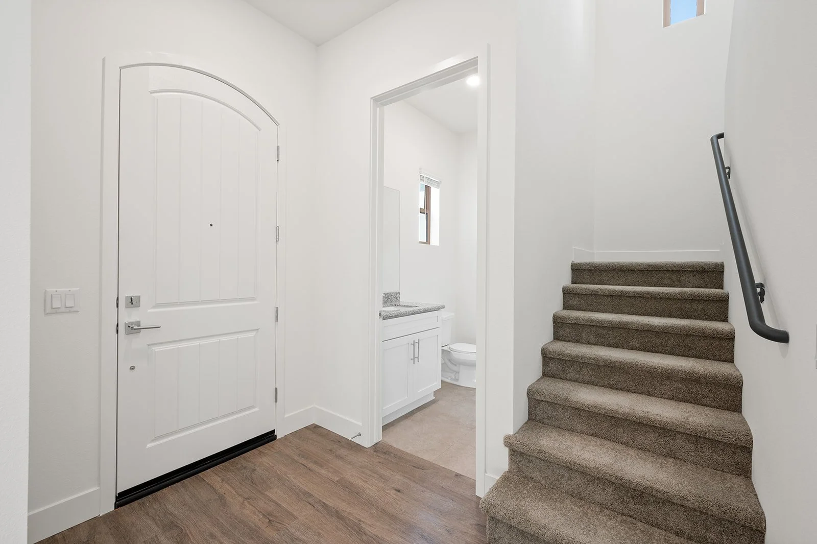 30 Suffolk Ave-16.jpg