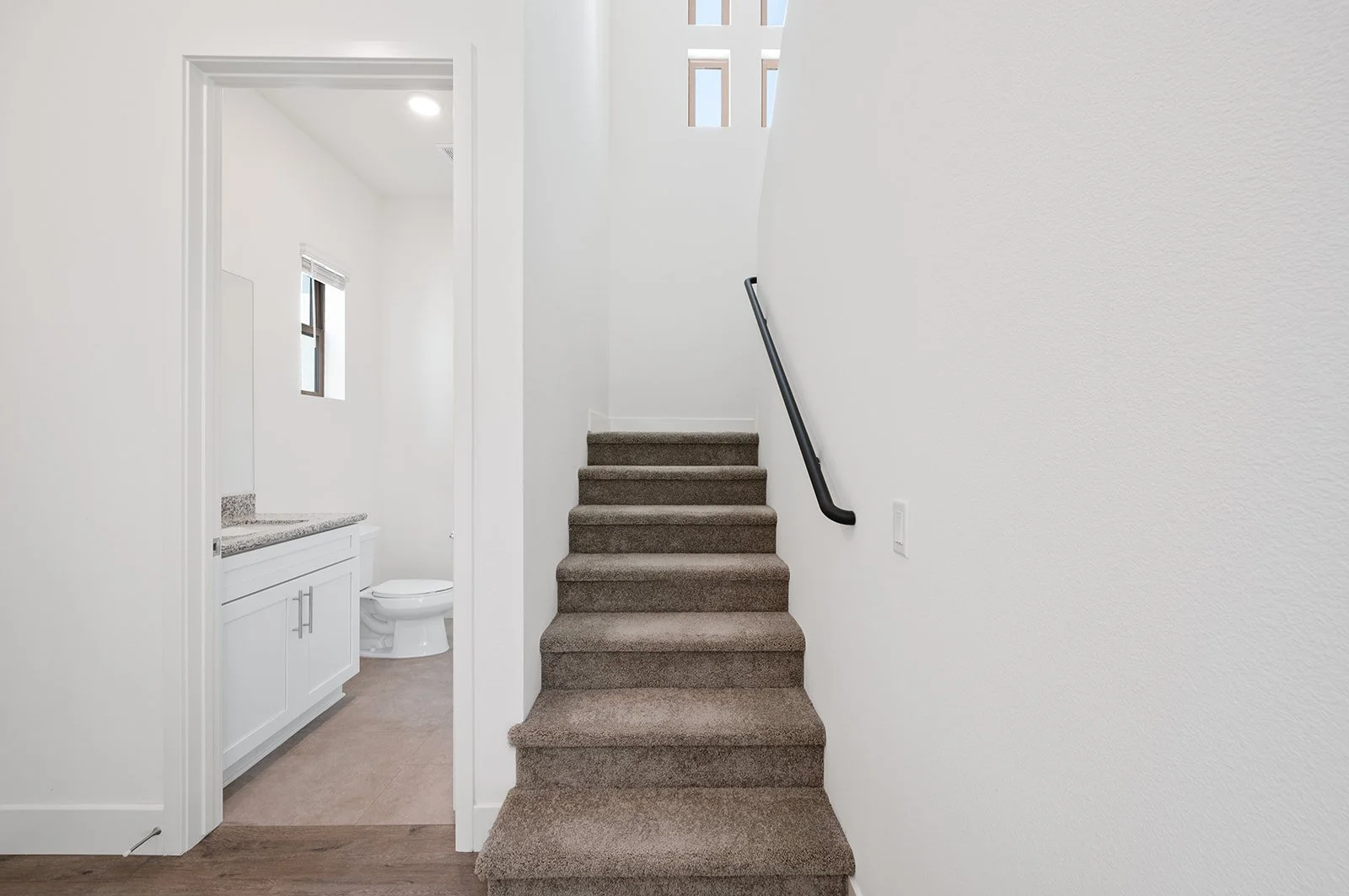 30 Suffolk Ave-18.jpg