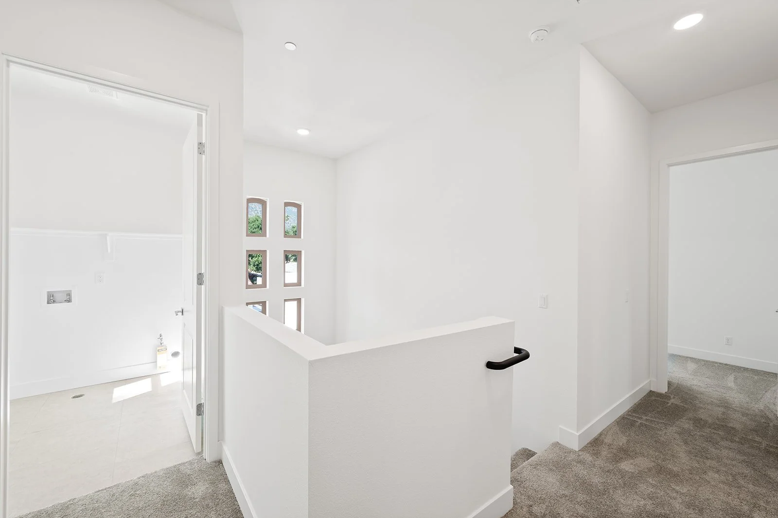 30 Suffolk Ave-19.jpg