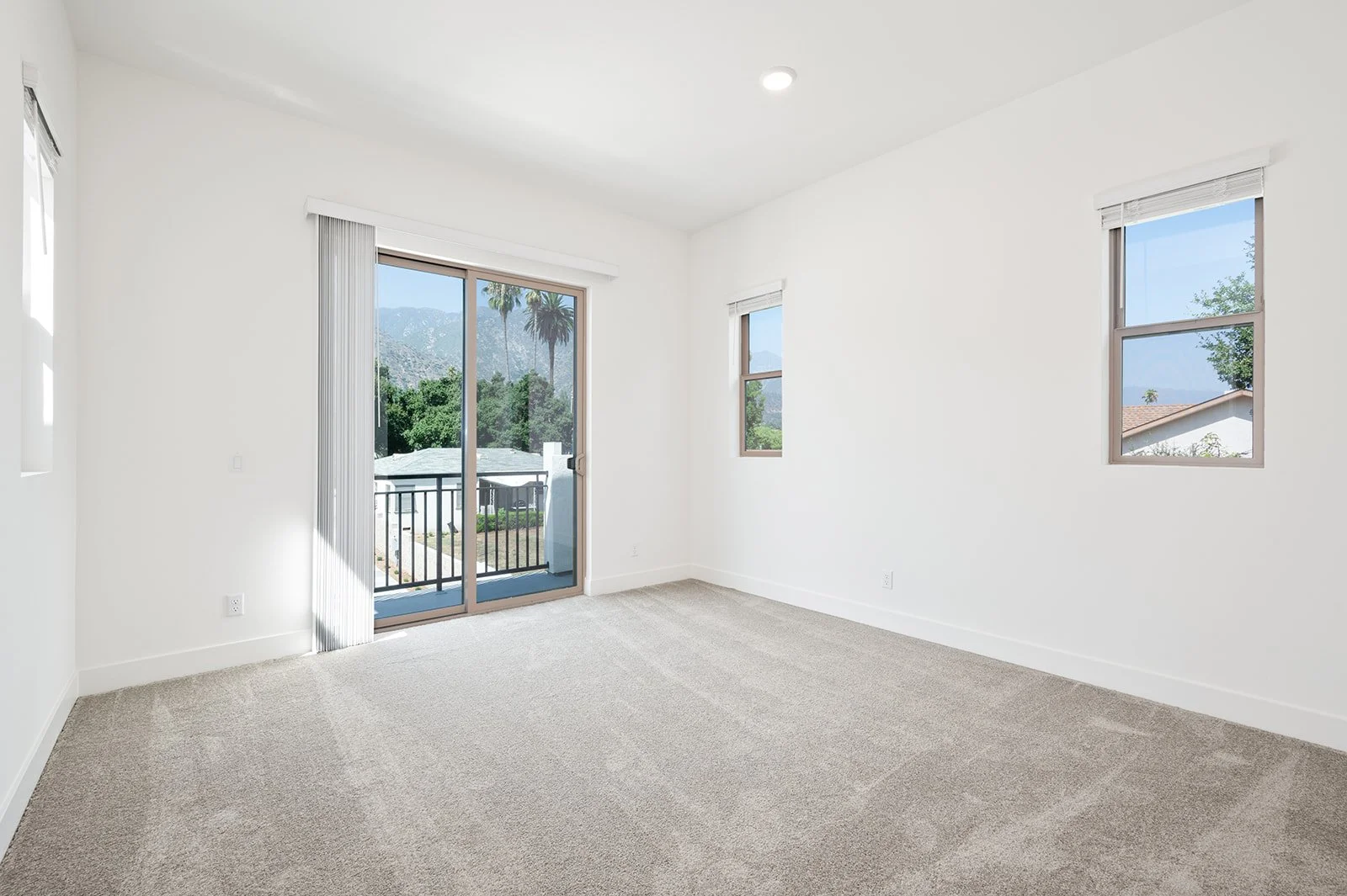 30 Suffolk Ave-20.jpg